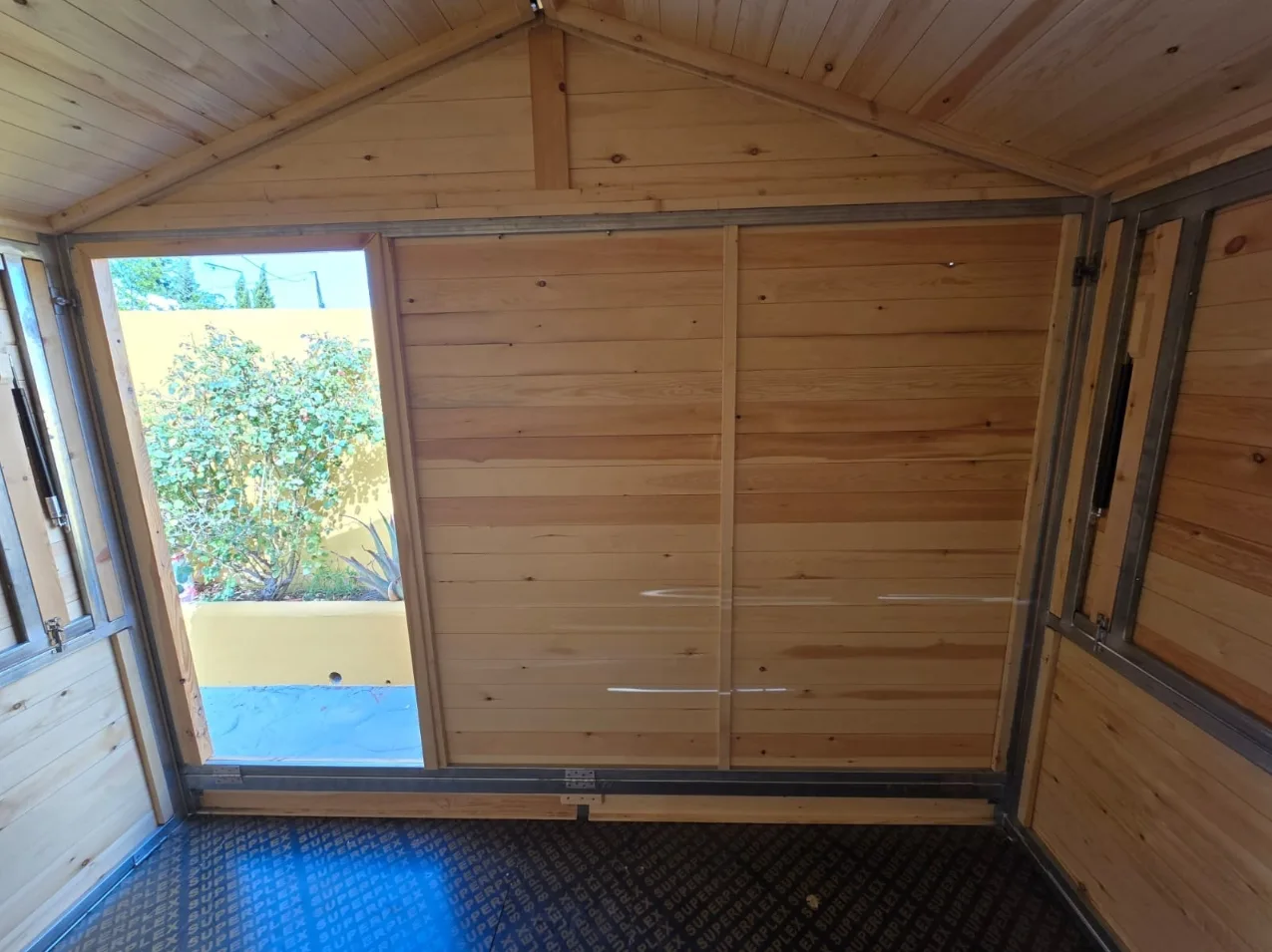 Puerta trasera - Puerta simple con cerradura